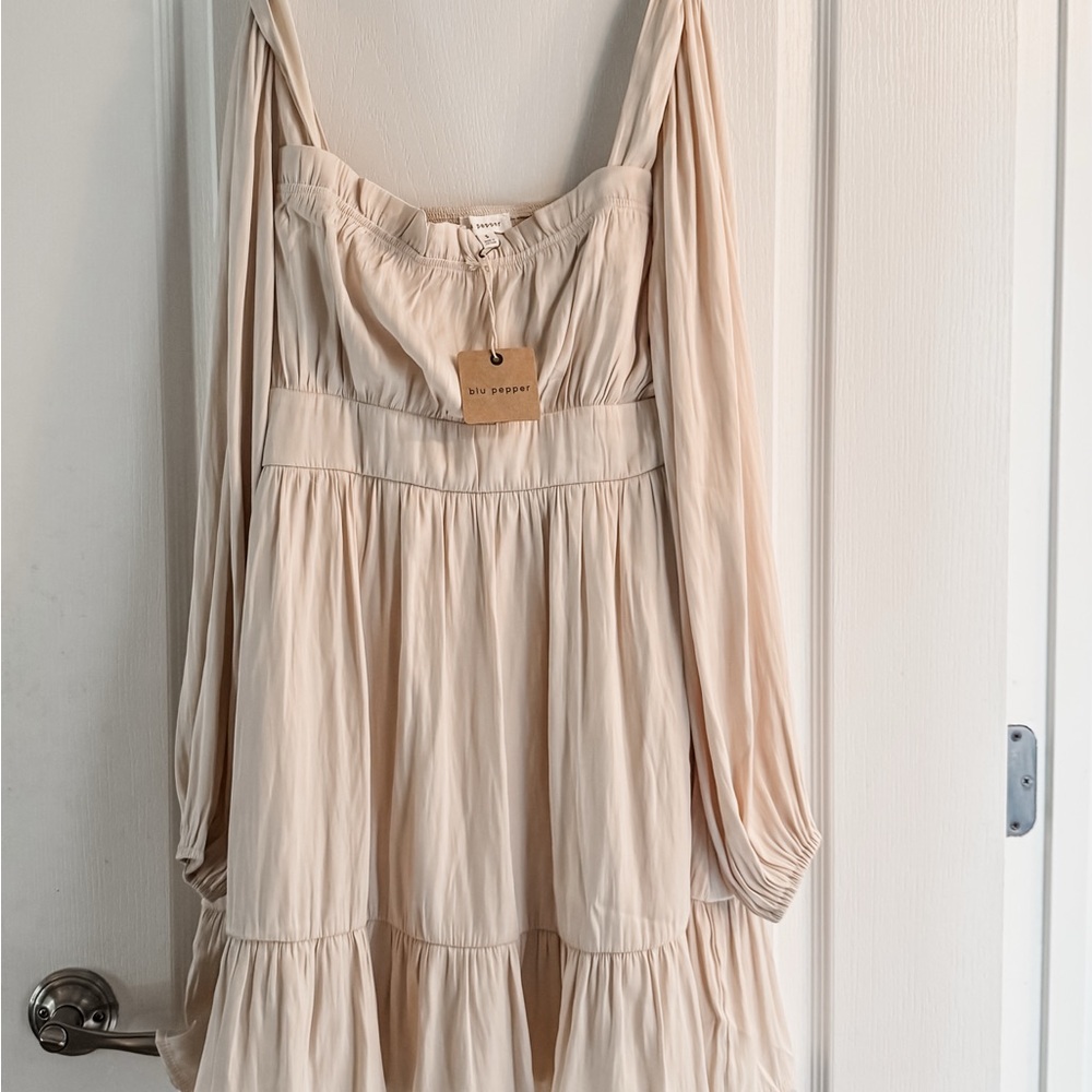 Blu Pepper Cream Midi Dress